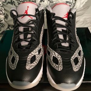 Air Jordan’s 11 IE low